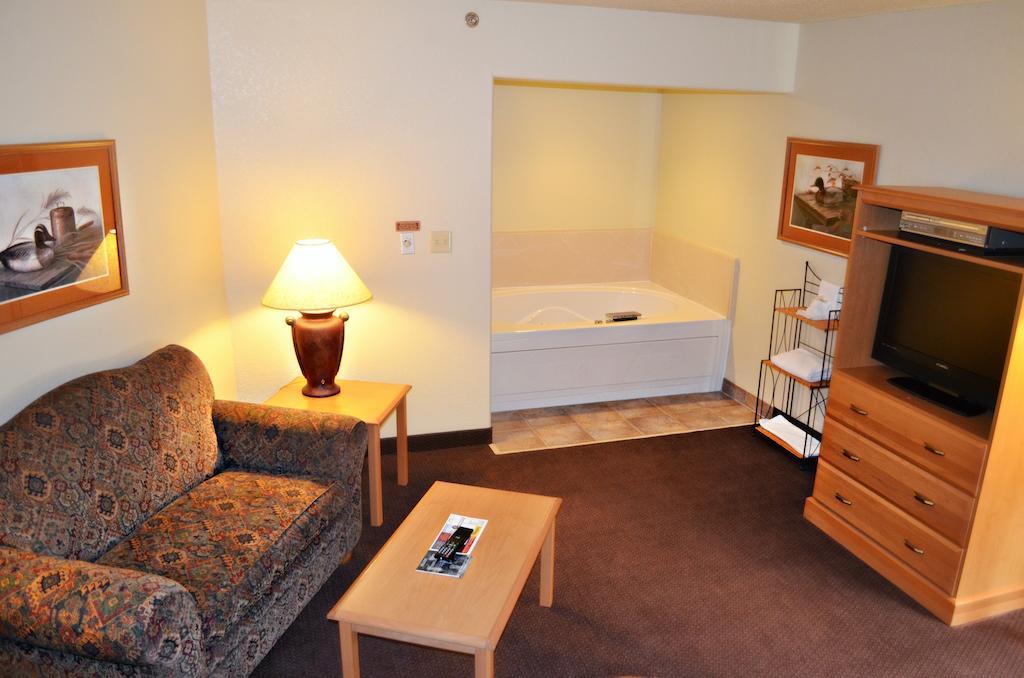 Fossil Creek Hotel & Suites Russell Kültér fotó
