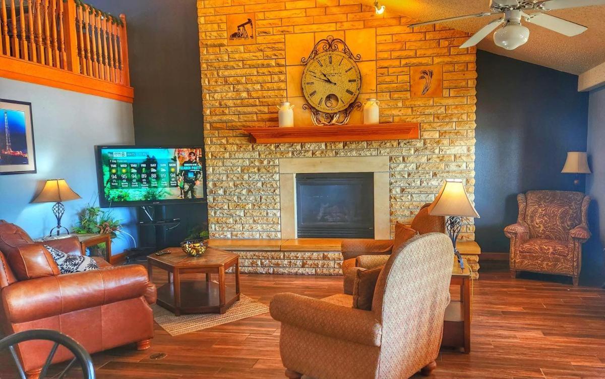 Fossil Creek Hotel & Suites Russell Kültér fotó