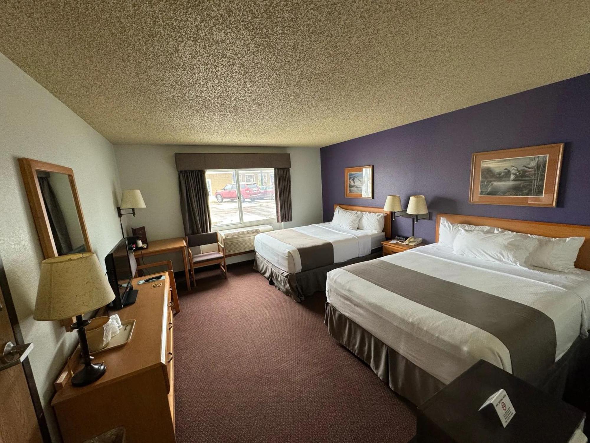 Fossil Creek Hotel & Suites Russell Kültér fotó