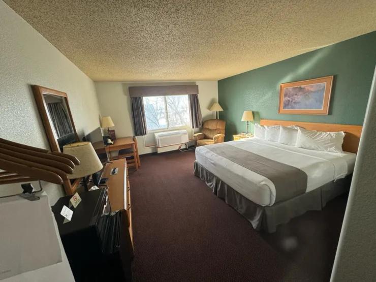 Fossil Creek Hotel & Suites Russell Kültér fotó