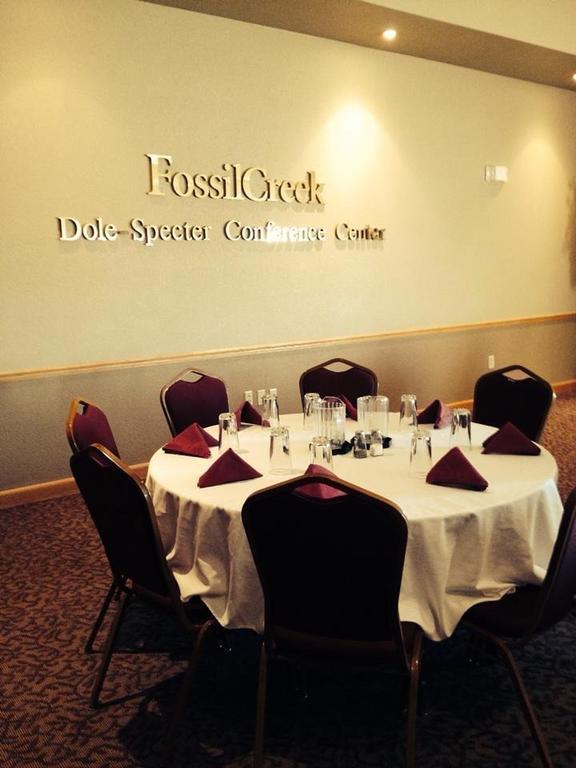 Fossil Creek Hotel & Suites Russell Kültér fotó