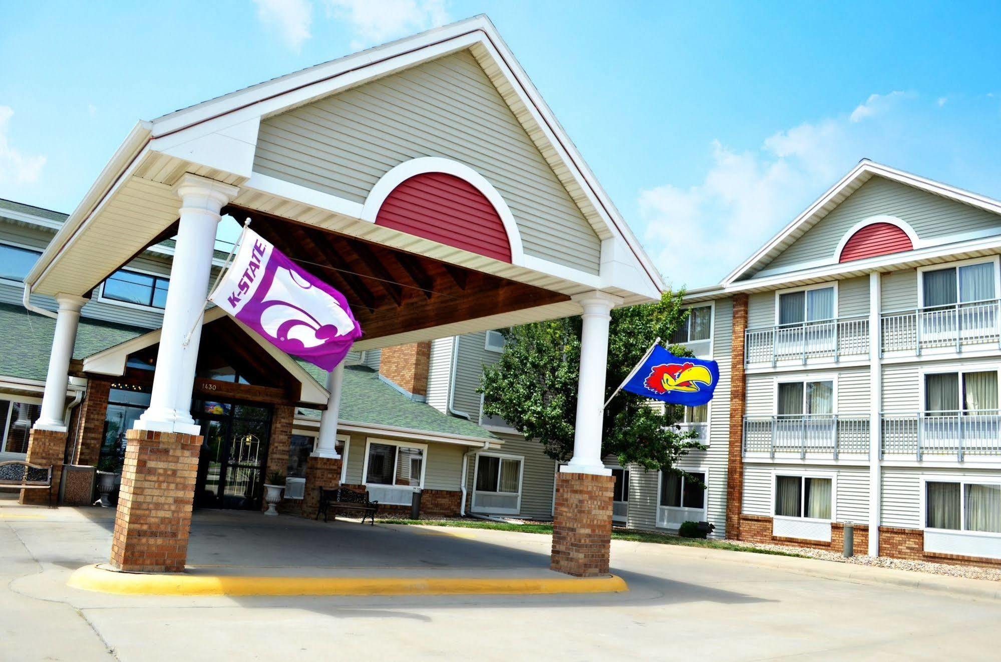 Fossil Creek Hotel & Suites Russell Kültér fotó